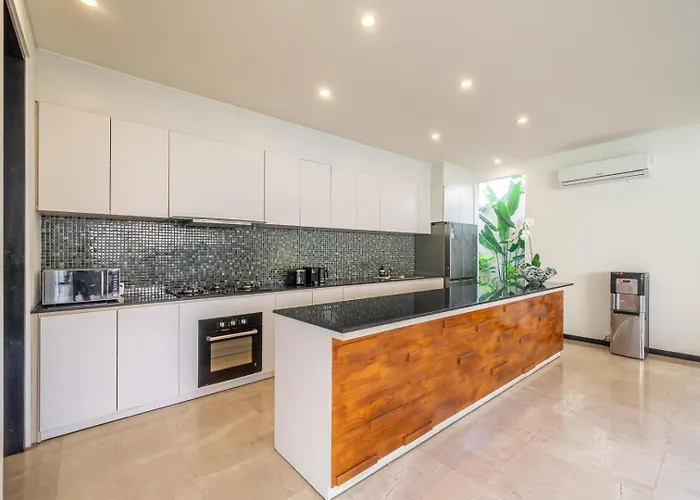 Aquila Seminyak (Bali)